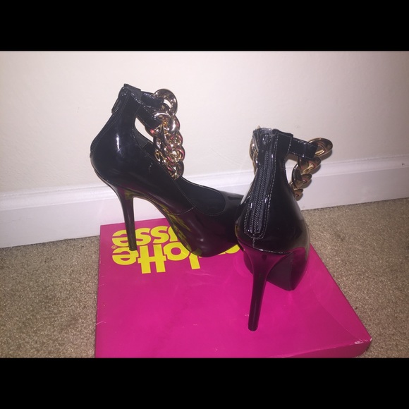 Shiny Black High Heels &Gold Chain - Picture 4 of 6